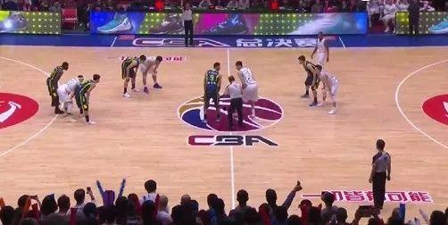 吃瓜群众谈篮球视频回放,篮球视频回放中的精彩瞬间